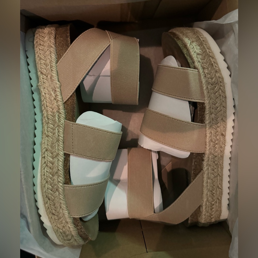 Cushionaire Sandals